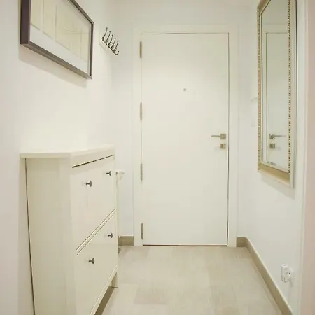 Modern & Spacious Near La Concha Bay