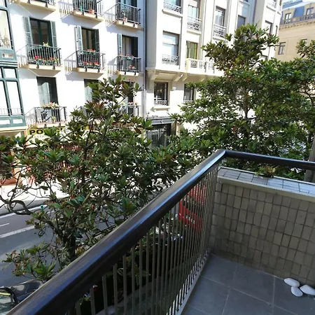 Modern & Spacious Near La Concha Bay San Sebastian