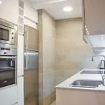 Modern & Spacious Near La Concha Bay Appartamento *