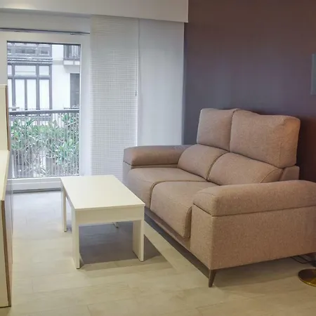Modern & Spacious Near La Concha Bay شقة *