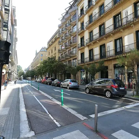 公寓 Modern & Spacious Near La Concha Bay 圣塞瓦斯蒂安