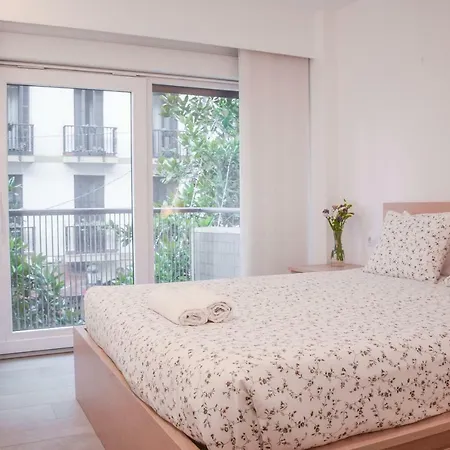 Modern & Spacious Near La Concha Bay